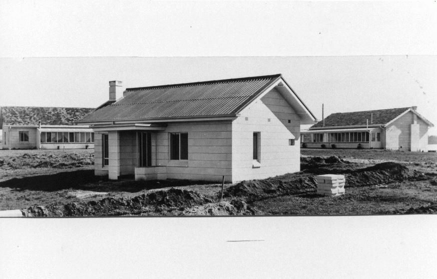 1958 new cottages - Les hills Collection.jpg